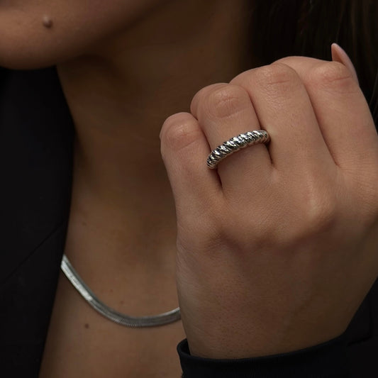 Nora ring